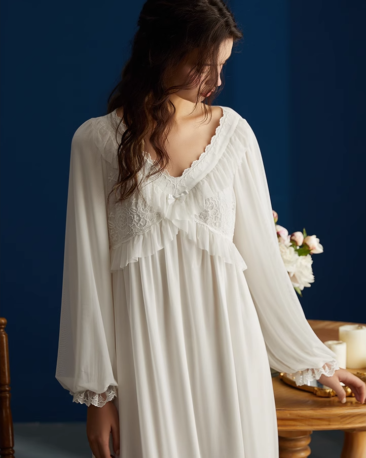 フローラルレースとリボンのスウィートネグリジェ