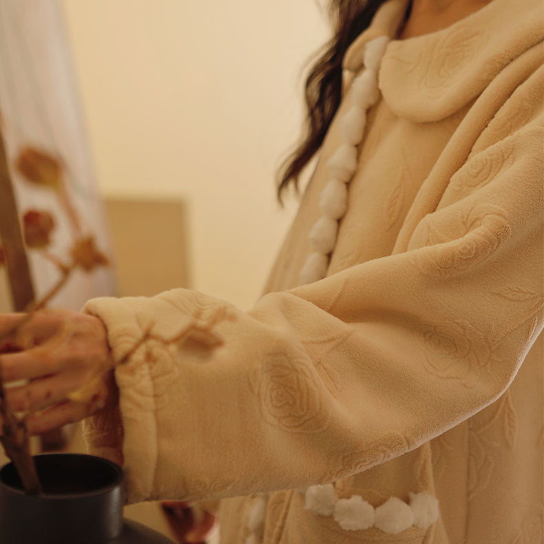 フリースお花ボタンと丸襟のふわふわルームウェア