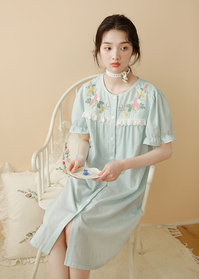 フリルとお花刺繍のコットンガーゼネグリジェ