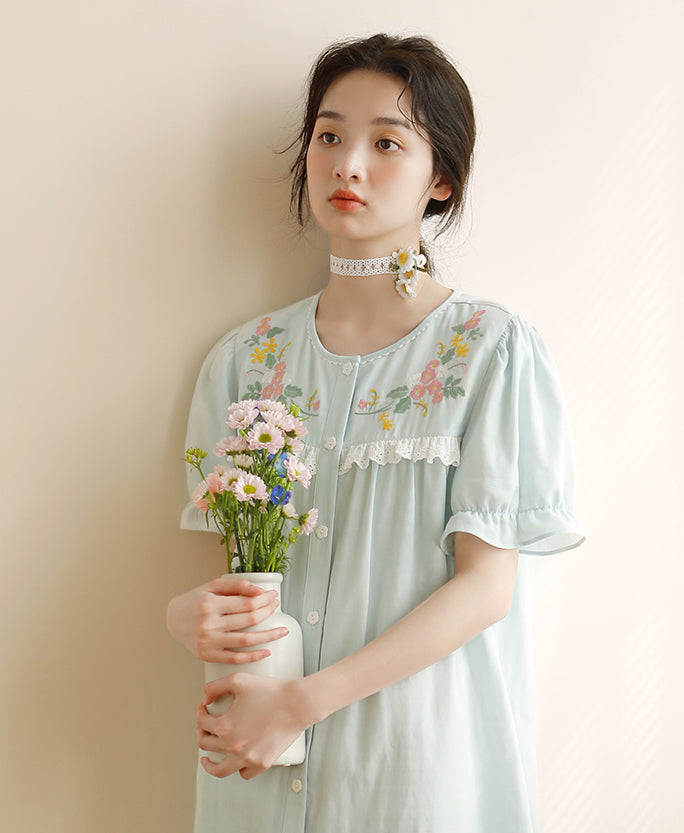 フリルとお花刺繍のコットンガーゼネグリジェ