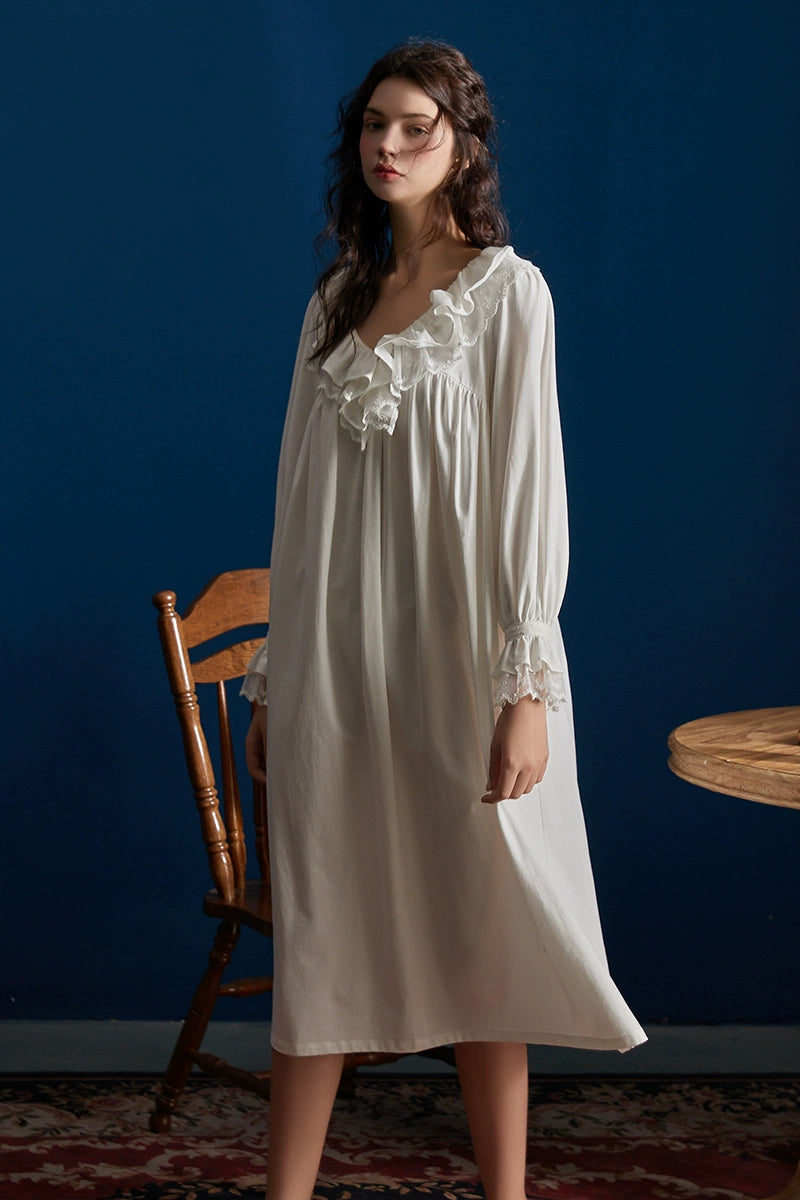 プリンセススタイルたっぷりフリルのネグリジェ