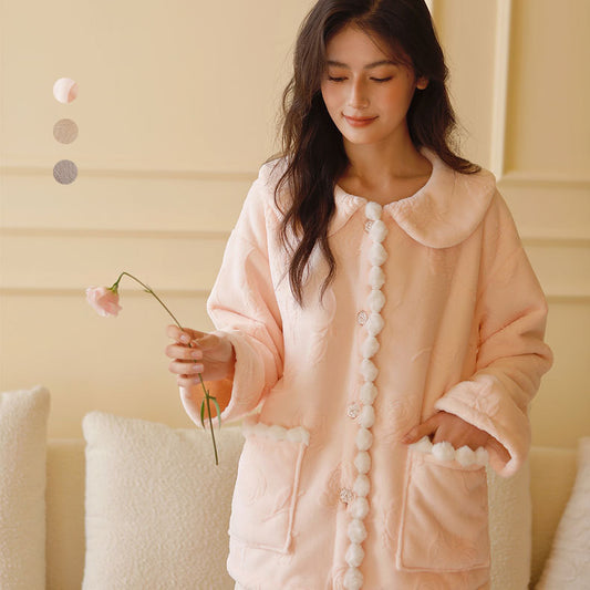 フリースお花ボタンと丸襟のふわふわルームウェア