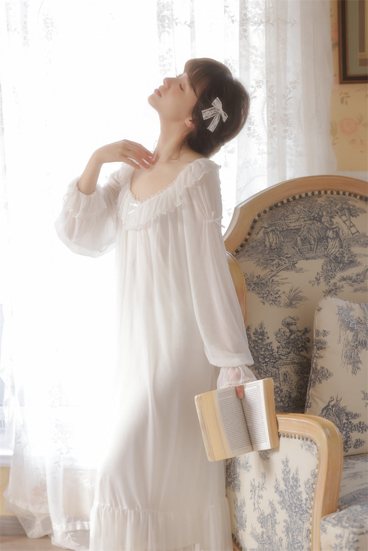 クラシックラウンドネック小さなリボンとフリルのネグリジェ