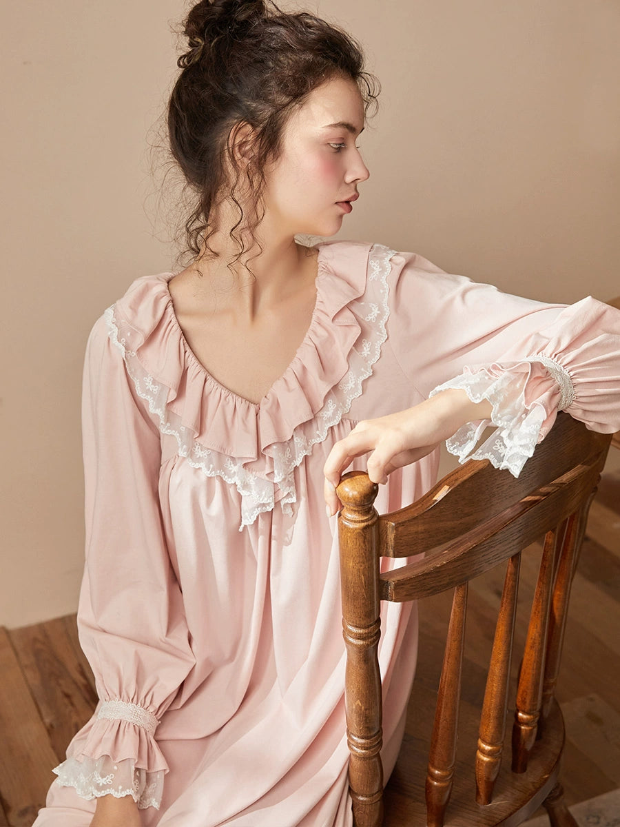 プリンセススタイルたっぷりフリルのネグリジェ