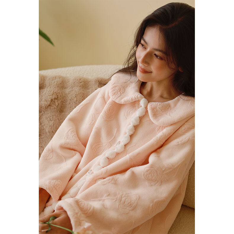 フリースお花ボタンと丸襟のふわふわルームウェア
