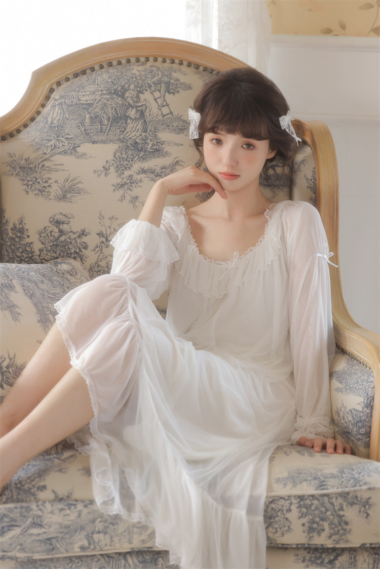 クラシックラウンドネック小さなリボンとフリルのネグリジェ