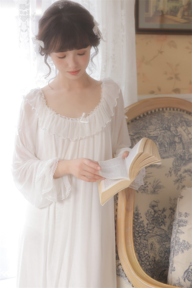 クラシックラウンドネック小さなリボンとフリルのネグリジェ